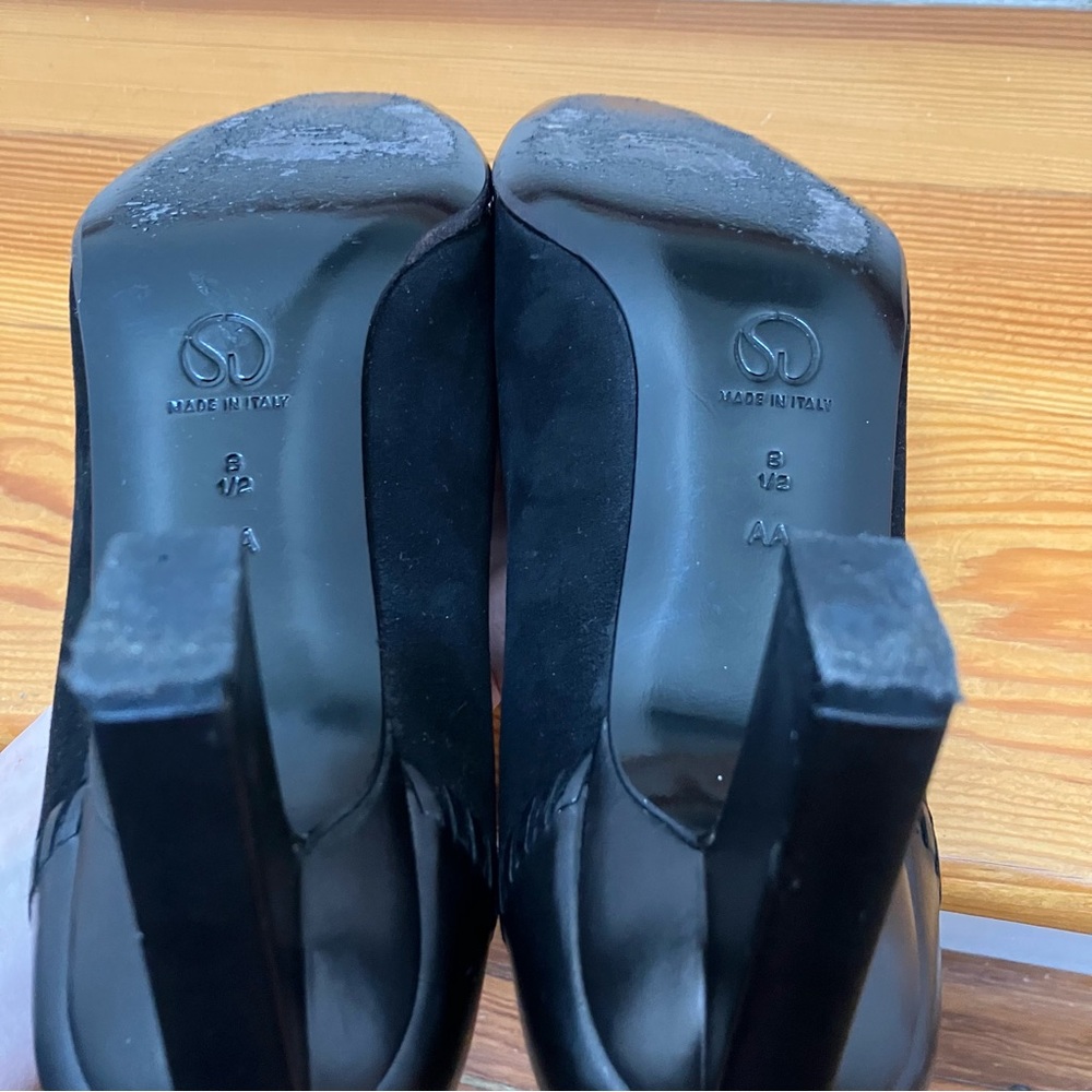 St. John Black Cap Toe Suede & Leather Heels Shoes Italy Designer 8.5 AA Narrow - Picture 11 of 13